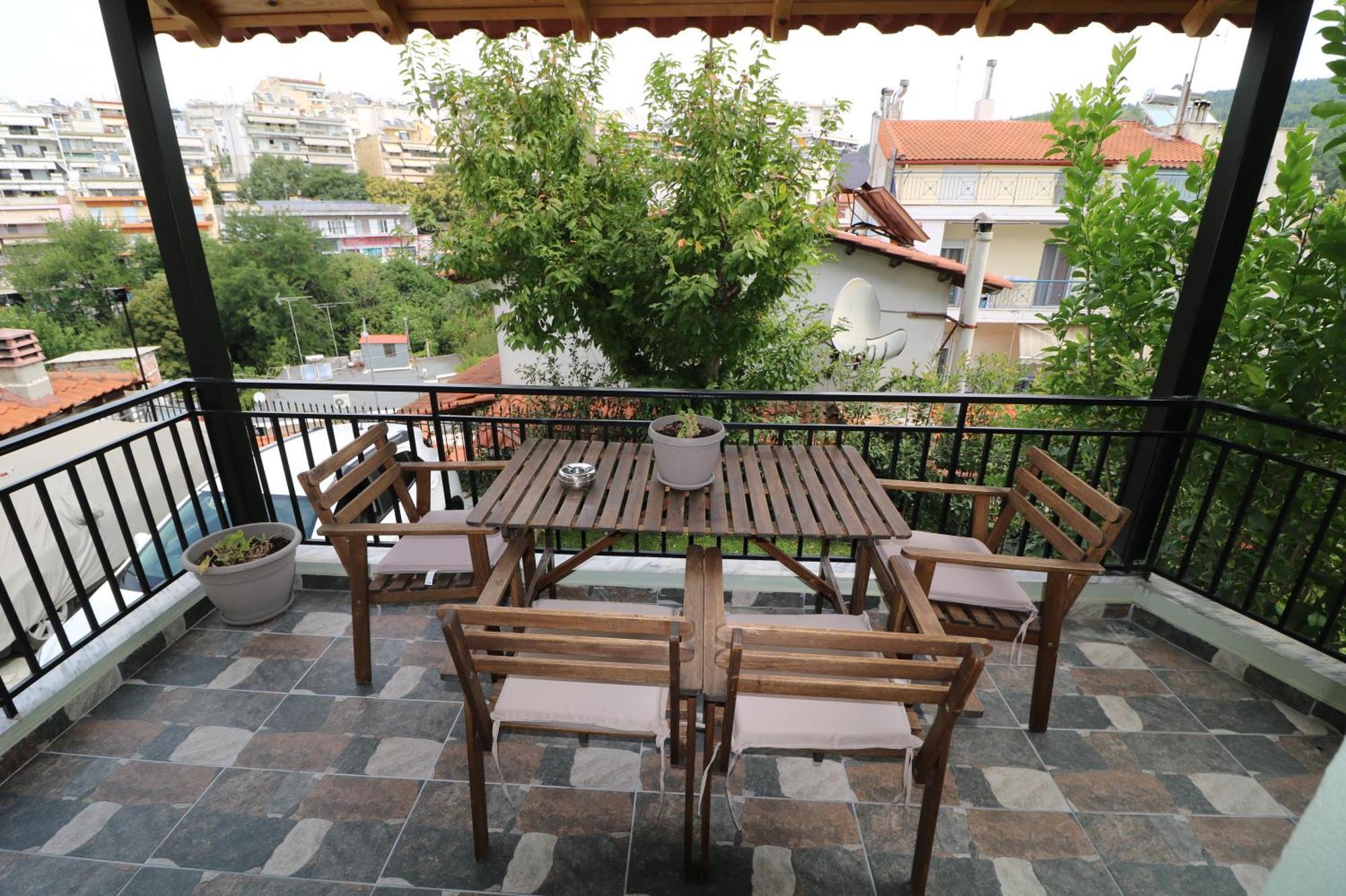 Casa Di Famiglia Apartment Солун Екстериор снимка